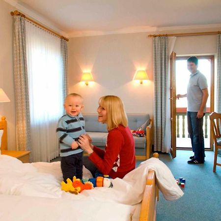 Goldener Hirsch Hotel Burgthann Ngoại thất bức ảnh