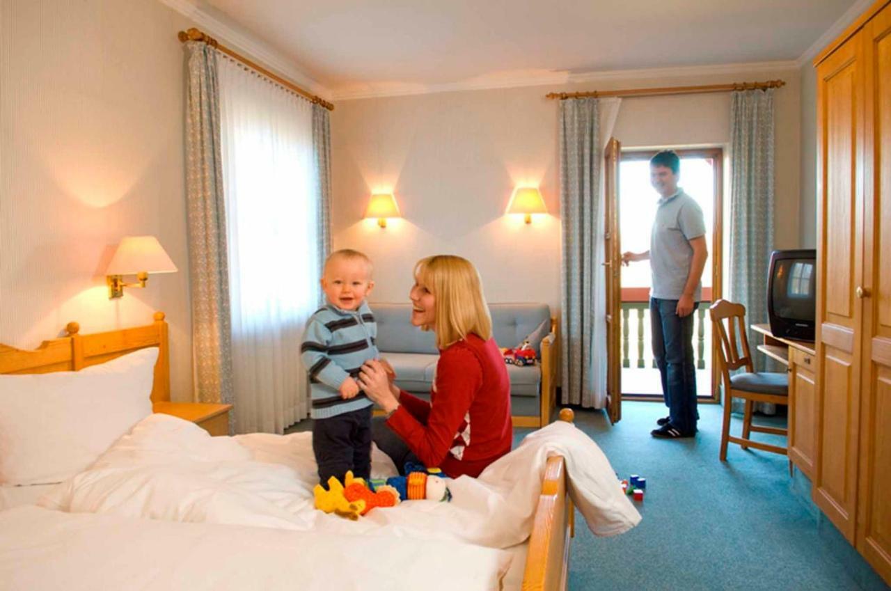 Goldener Hirsch Hotel Burgthann Ngoại thất bức ảnh